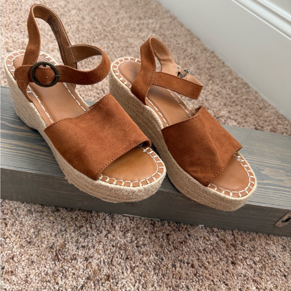 Women's Platform Sandals - Picture 1 of 6